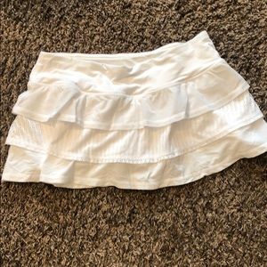 Lululemon white skirt size 4.